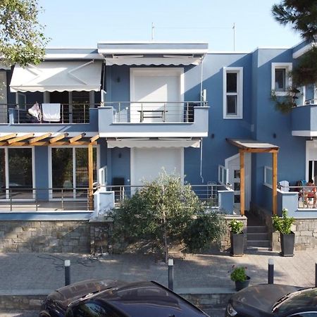 Isalos Suites Néa Péramos 외부 사진