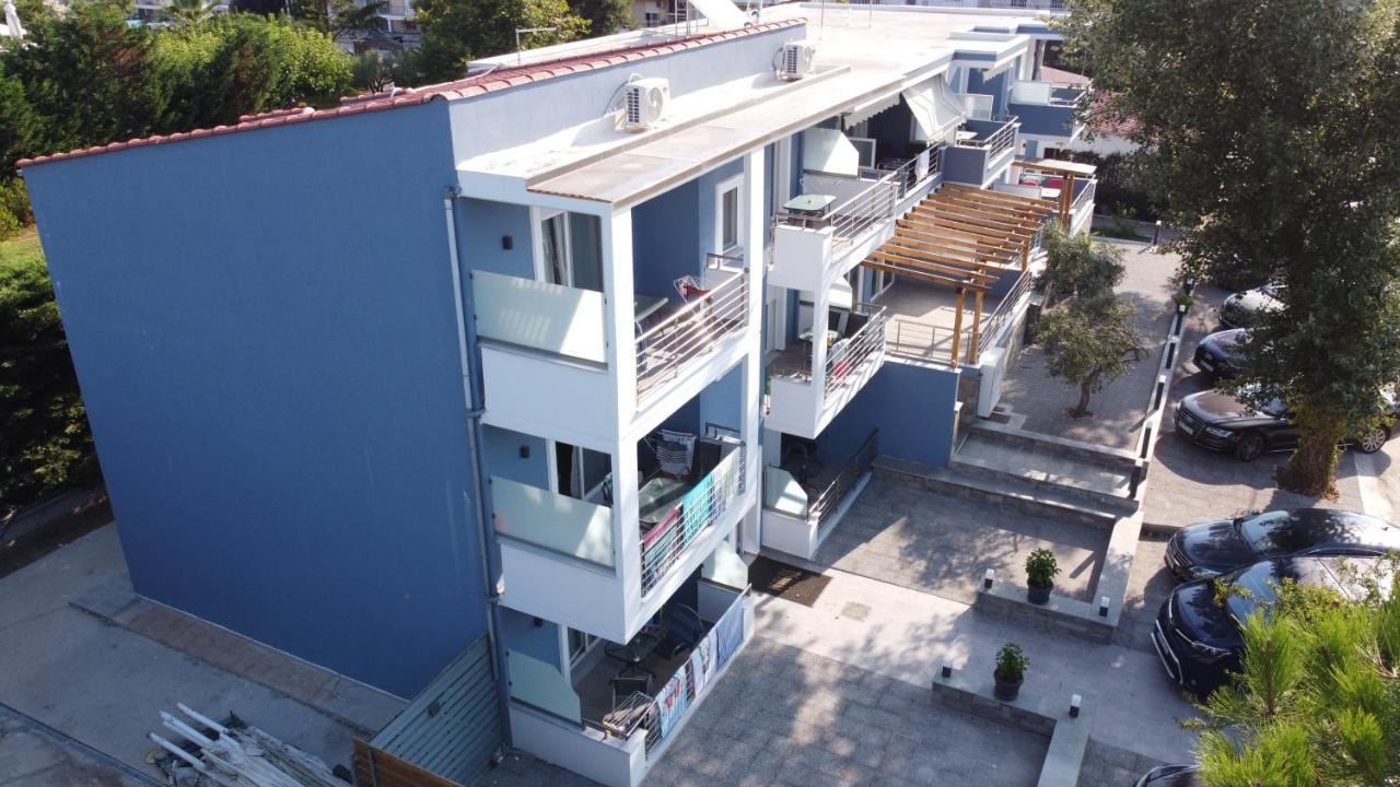 Isalos Suites Néa Péramos 외부 사진