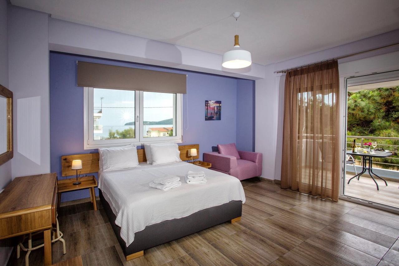 Isalos Suites Néa Péramos 외부 사진