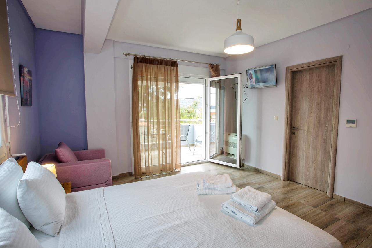 Isalos Suites Néa Péramos 외부 사진