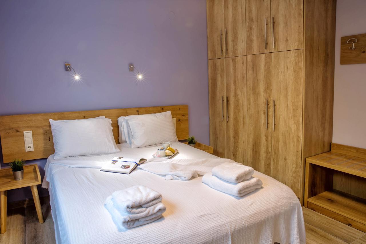 Isalos Suites Néa Péramos 외부 사진