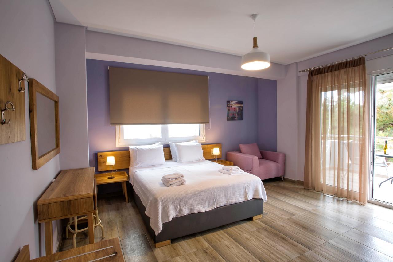 Isalos Suites Néa Péramos 외부 사진