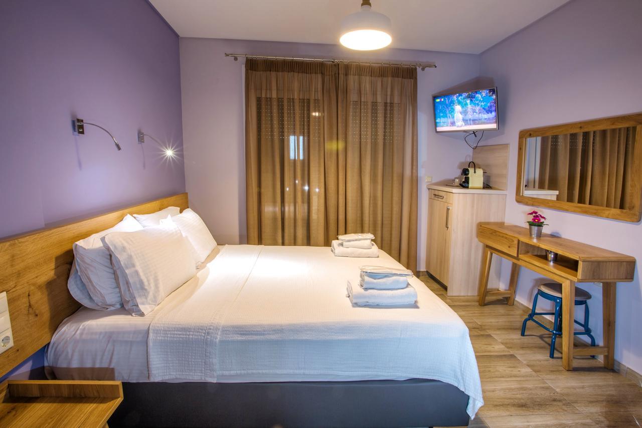 Isalos Suites Néa Péramos 외부 사진