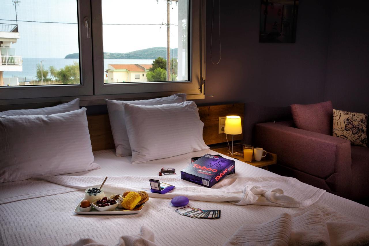 Isalos Suites Néa Péramos 외부 사진
