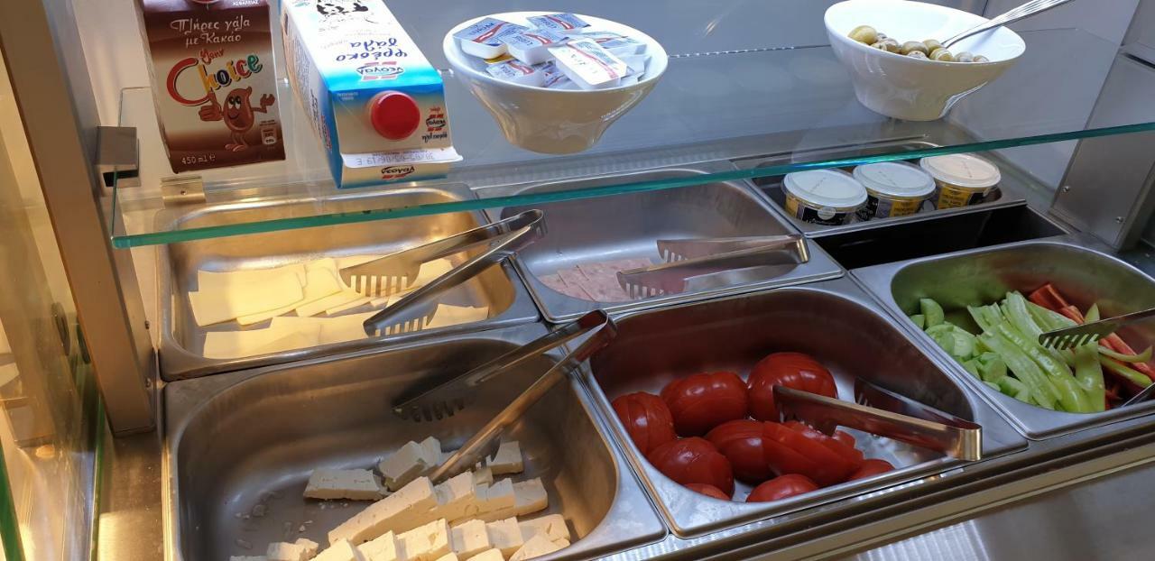 Isalos Suites Néa Péramos 외부 사진
